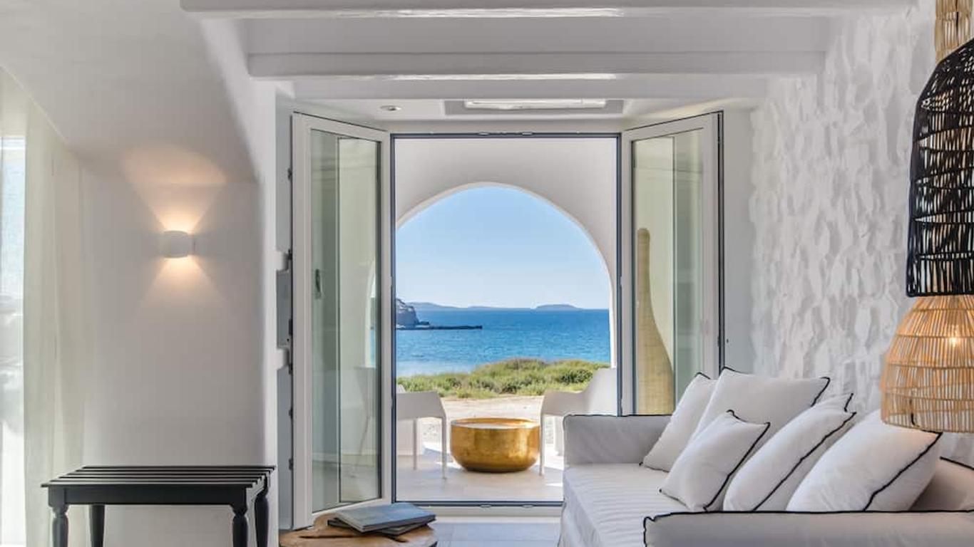 Cyano Suites