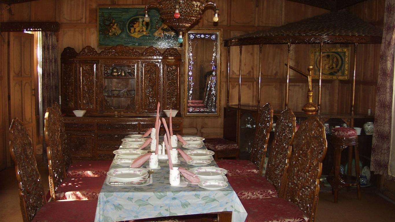 Alif Laila Group of Houseboats, Srinagar