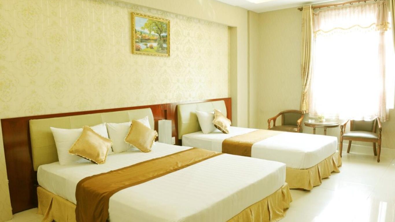 Holiday Hotel