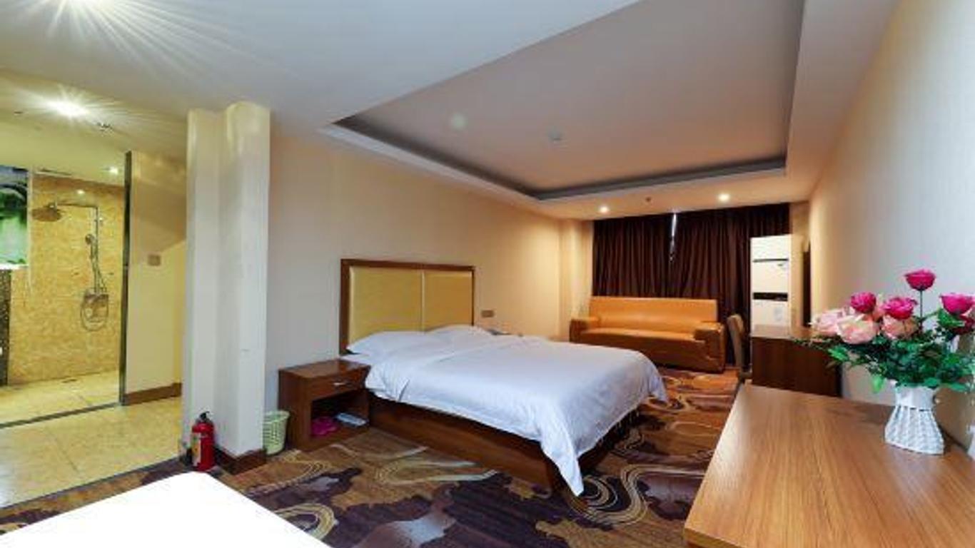 Golden Nami Hotel