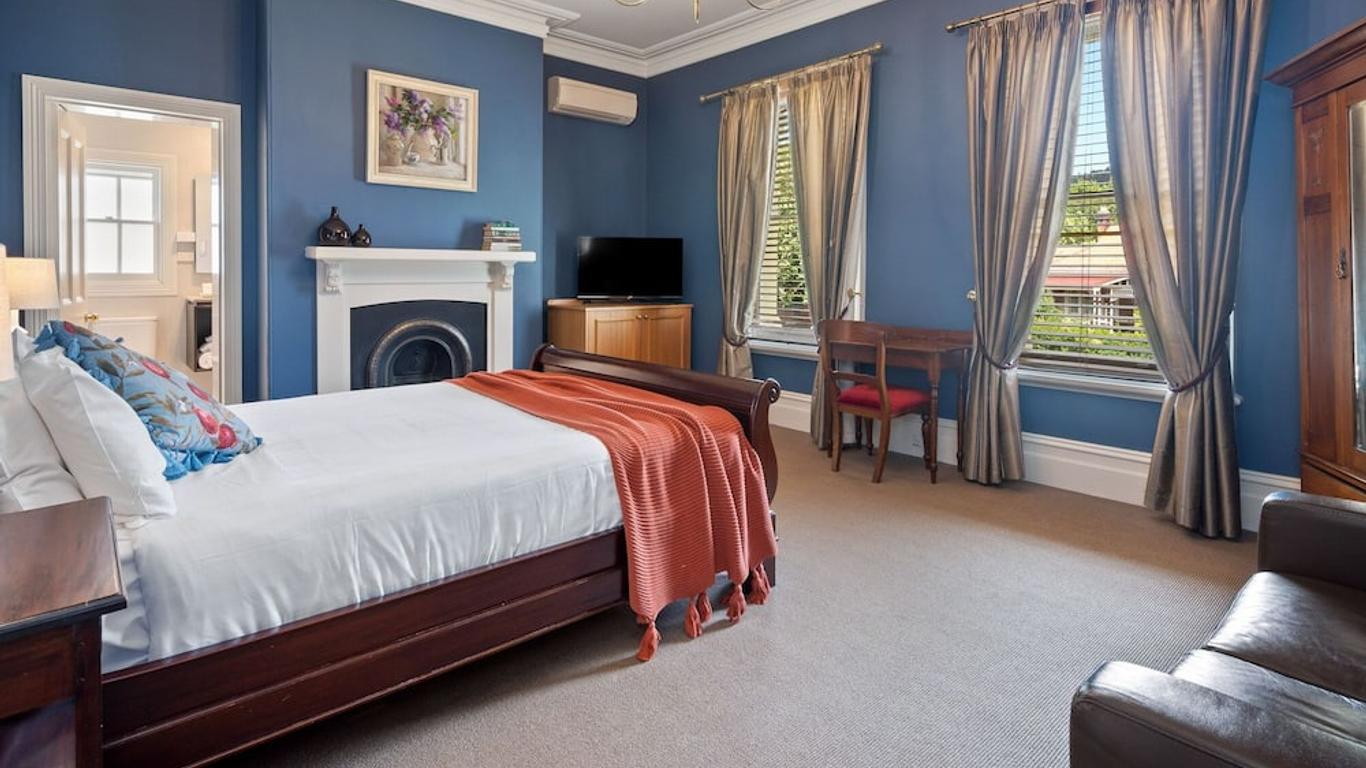 Clydesdale Manor