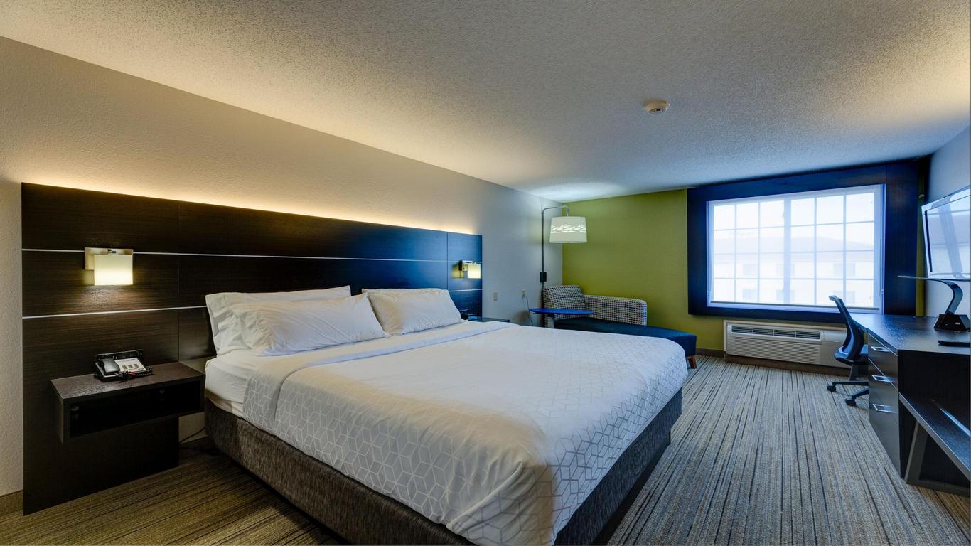 Holiday Inn Express & Suites Ashtabula-Geneva