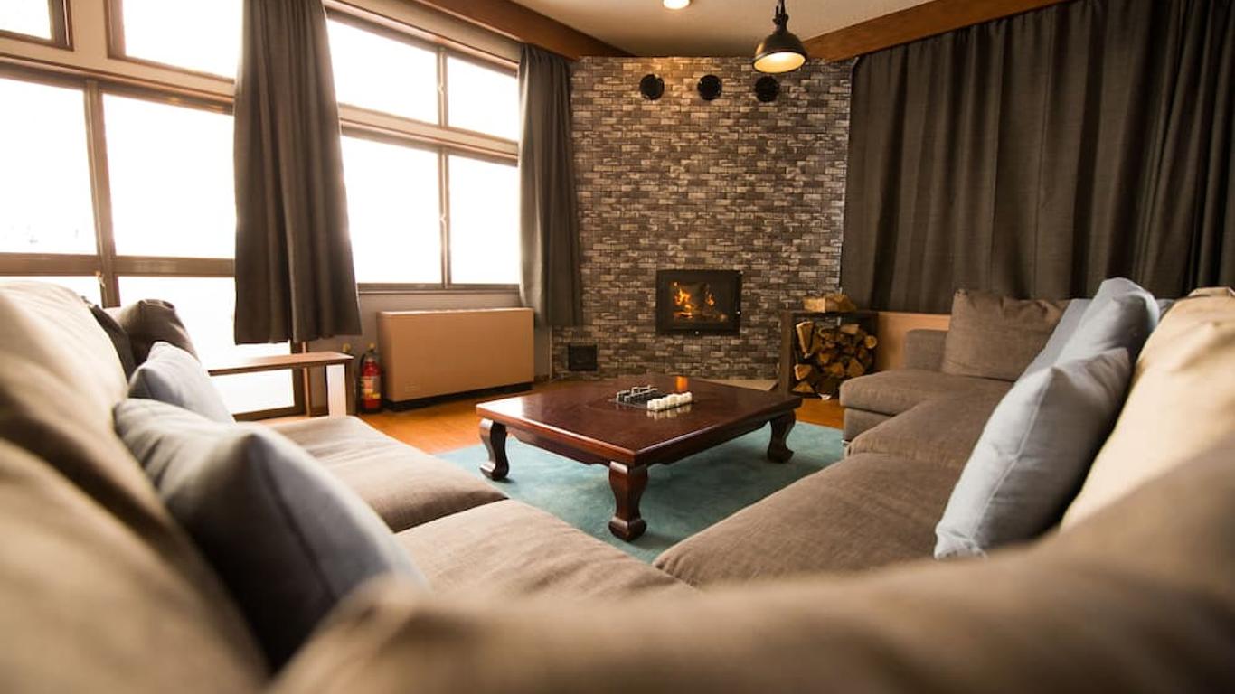 Base Camp The Lodge