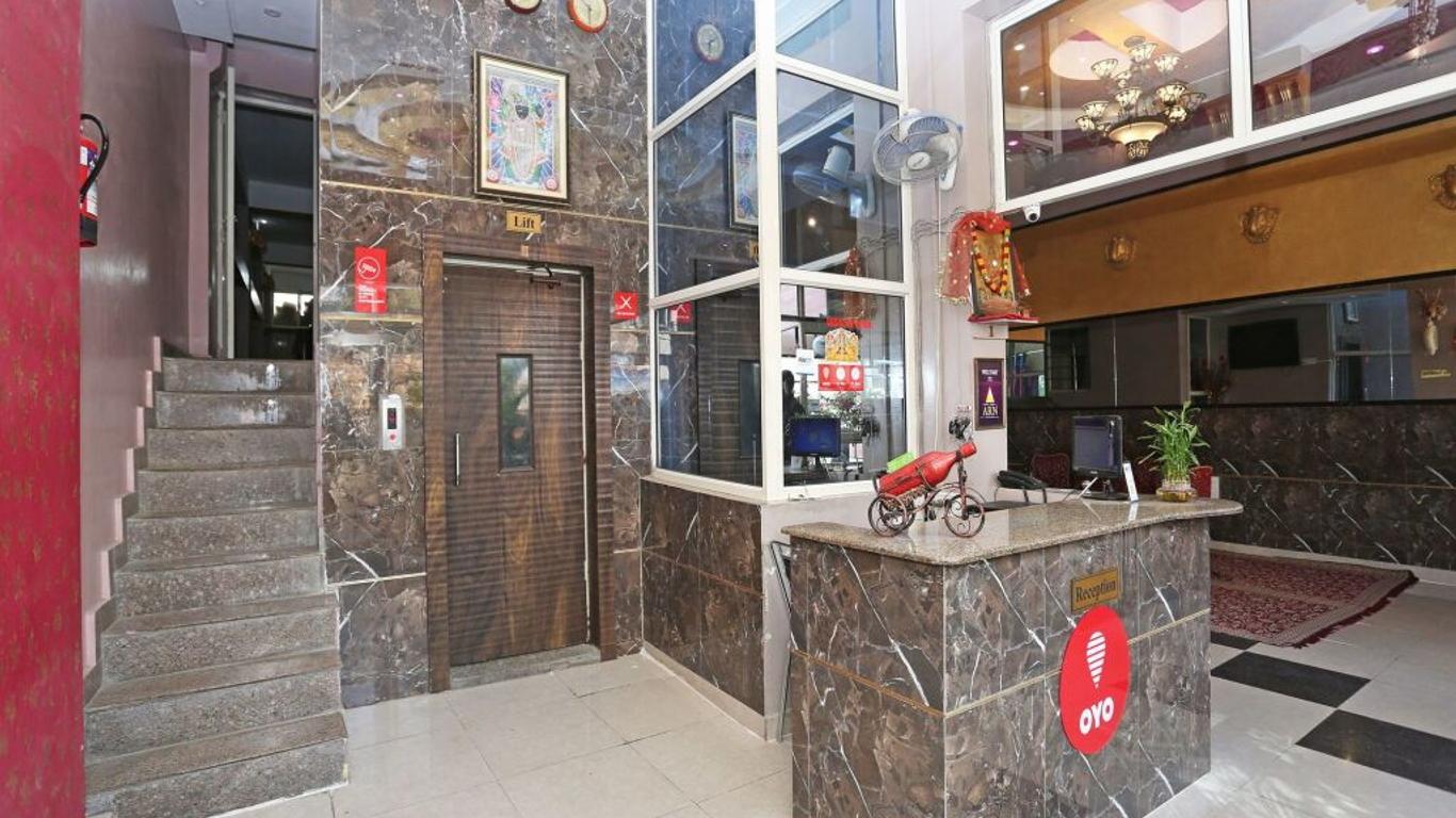 OYO 10137 Hotel Vaishnavi