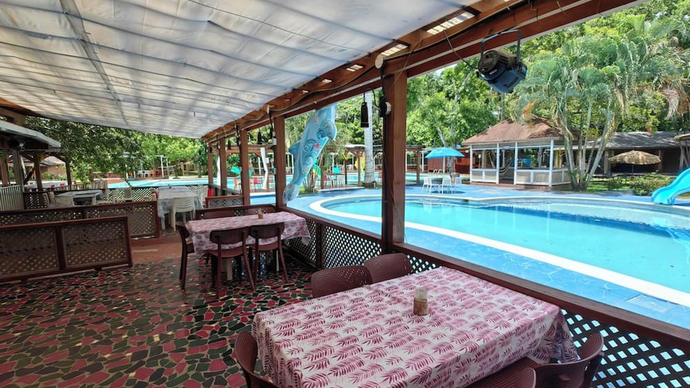 Hotel Cabañas River Park