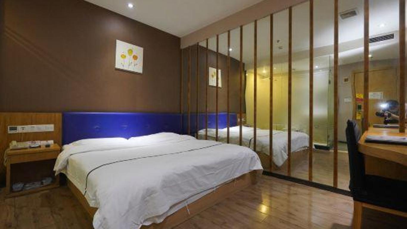 Super 8 Beijing Chaoyang Park Dongfeng South Road Hotel