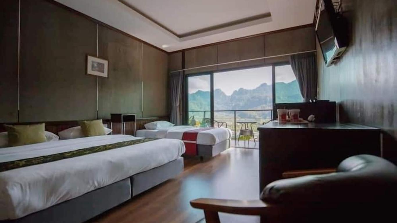 Blue Mountain Phangnga Resort
