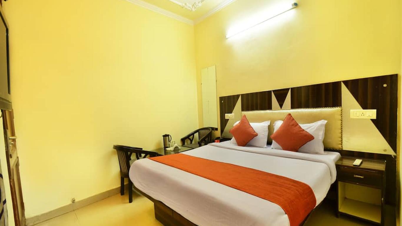 Oyo 8073 Grand Residency