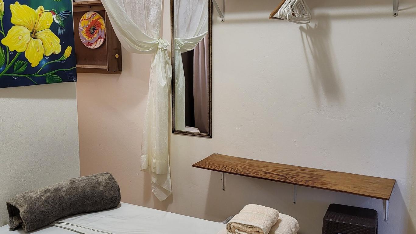 Hacienda Tropical Guest House