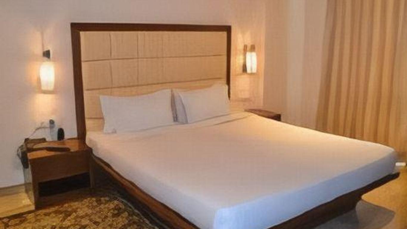 The Manor - A Boutique Hotel