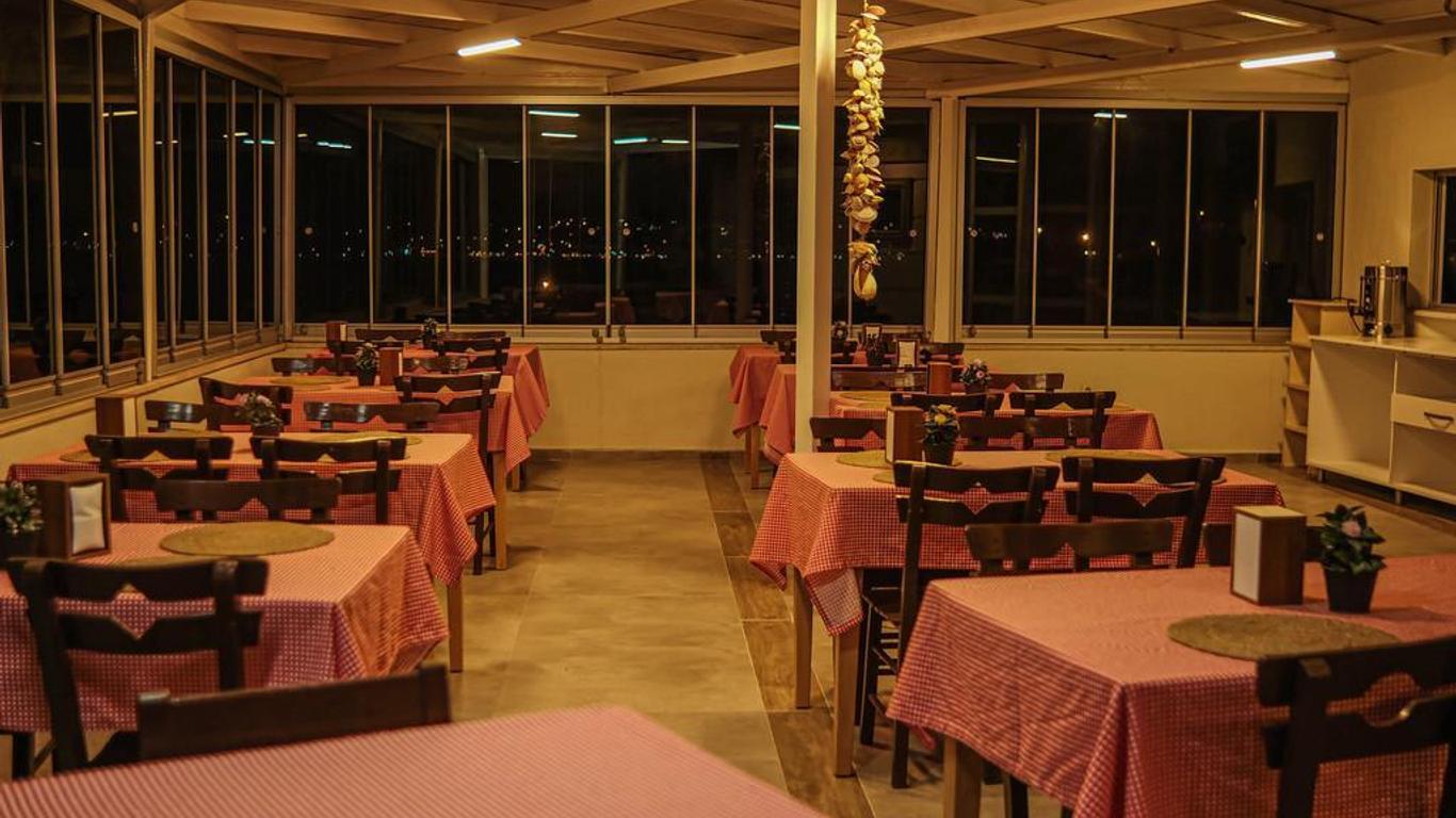 Cunda Demir Otel
