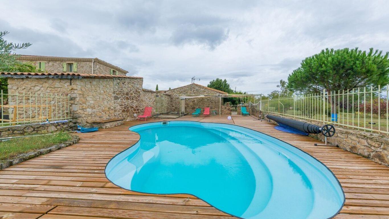 Domaine Saint Claude - Gîte , Chambres d'hôtes & hébergement insolite