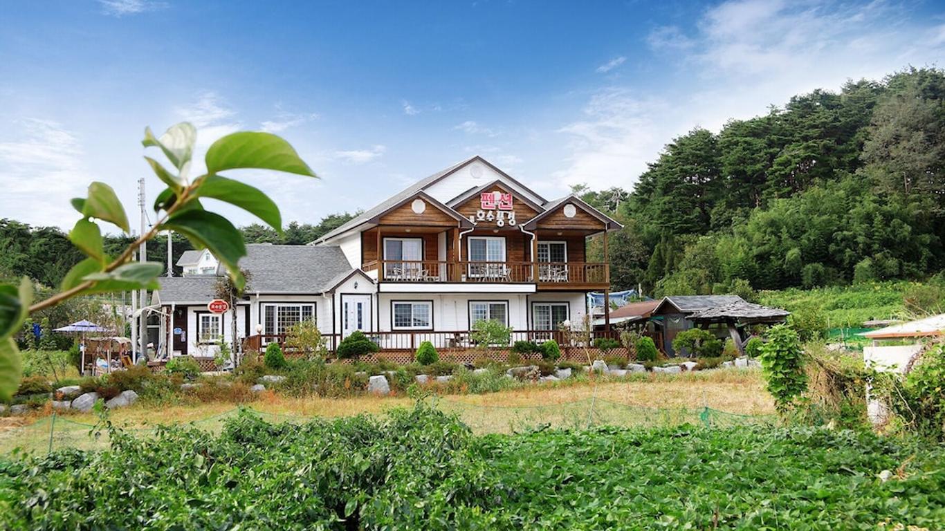 Lake Scenery Pension