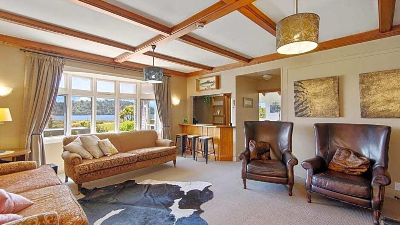 Lake Brunner Eco Lodge
