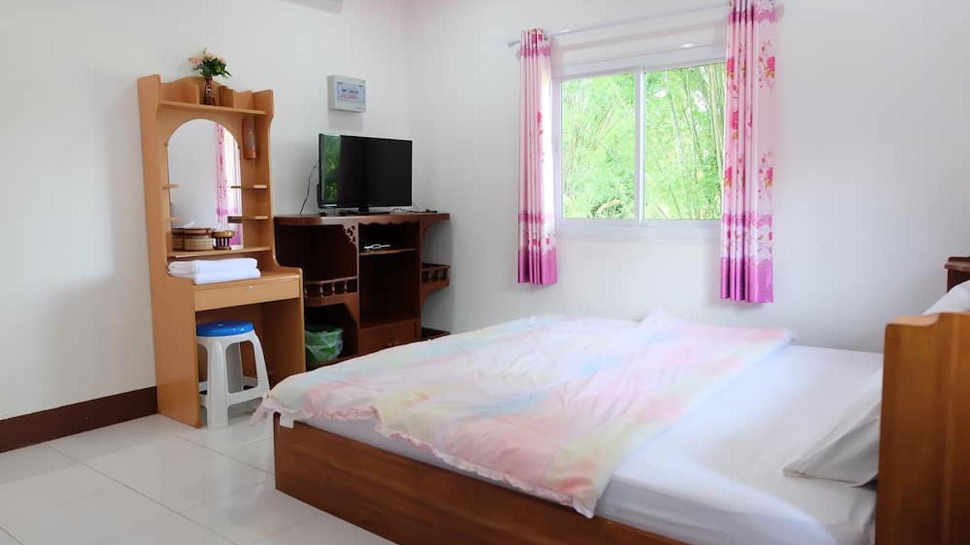 Baan Klang Nam Resort