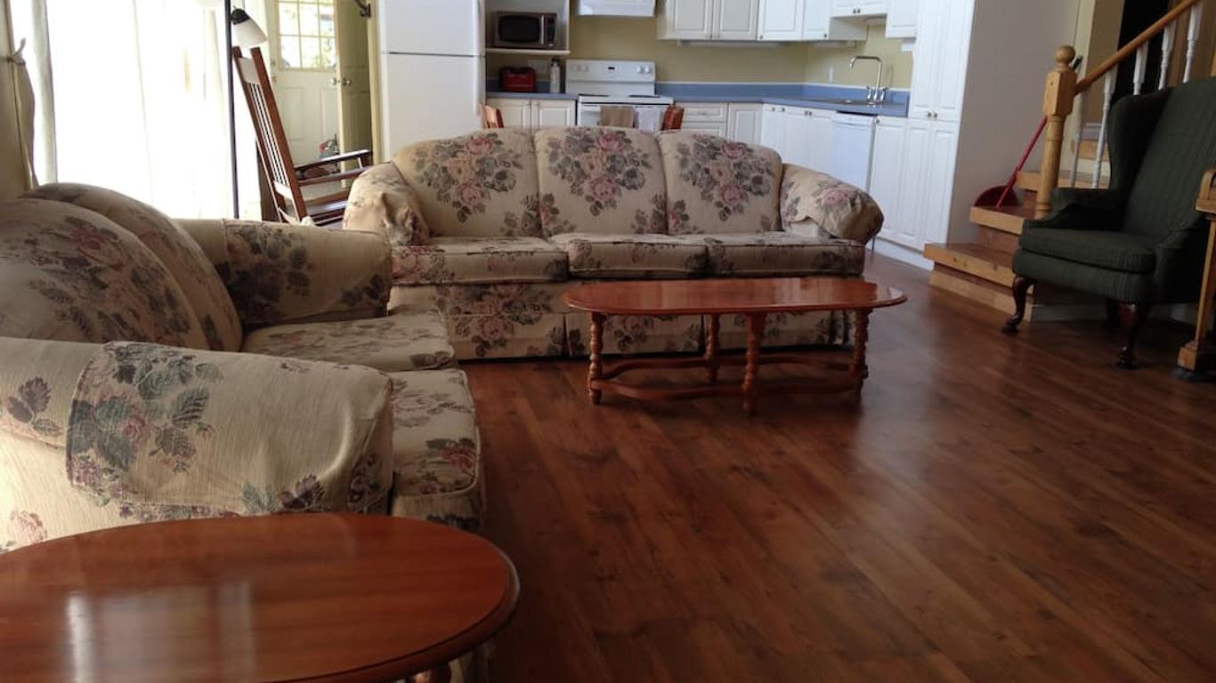 Warbler's Roost Country Inn B&B