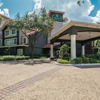 La Quinta Inn & Suites By Wyndham Houston Bush Iah South