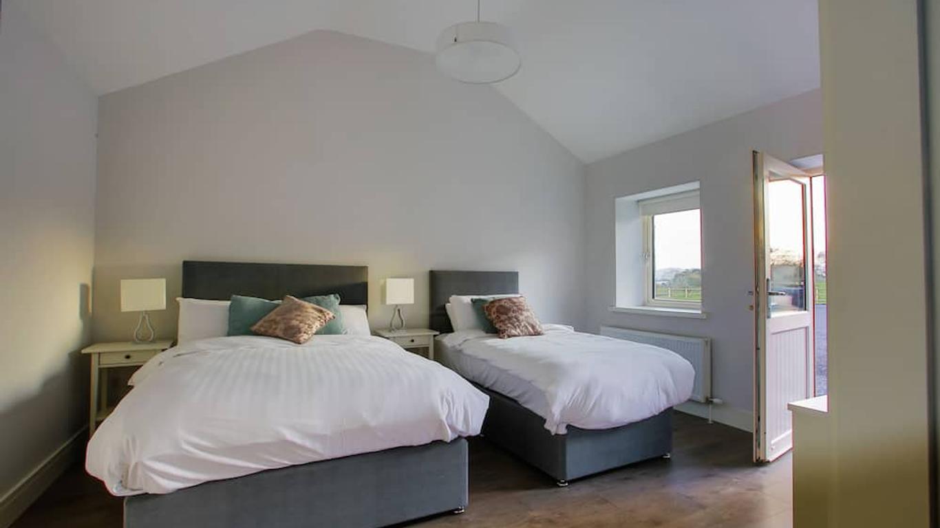The Red Cottage & Stables
