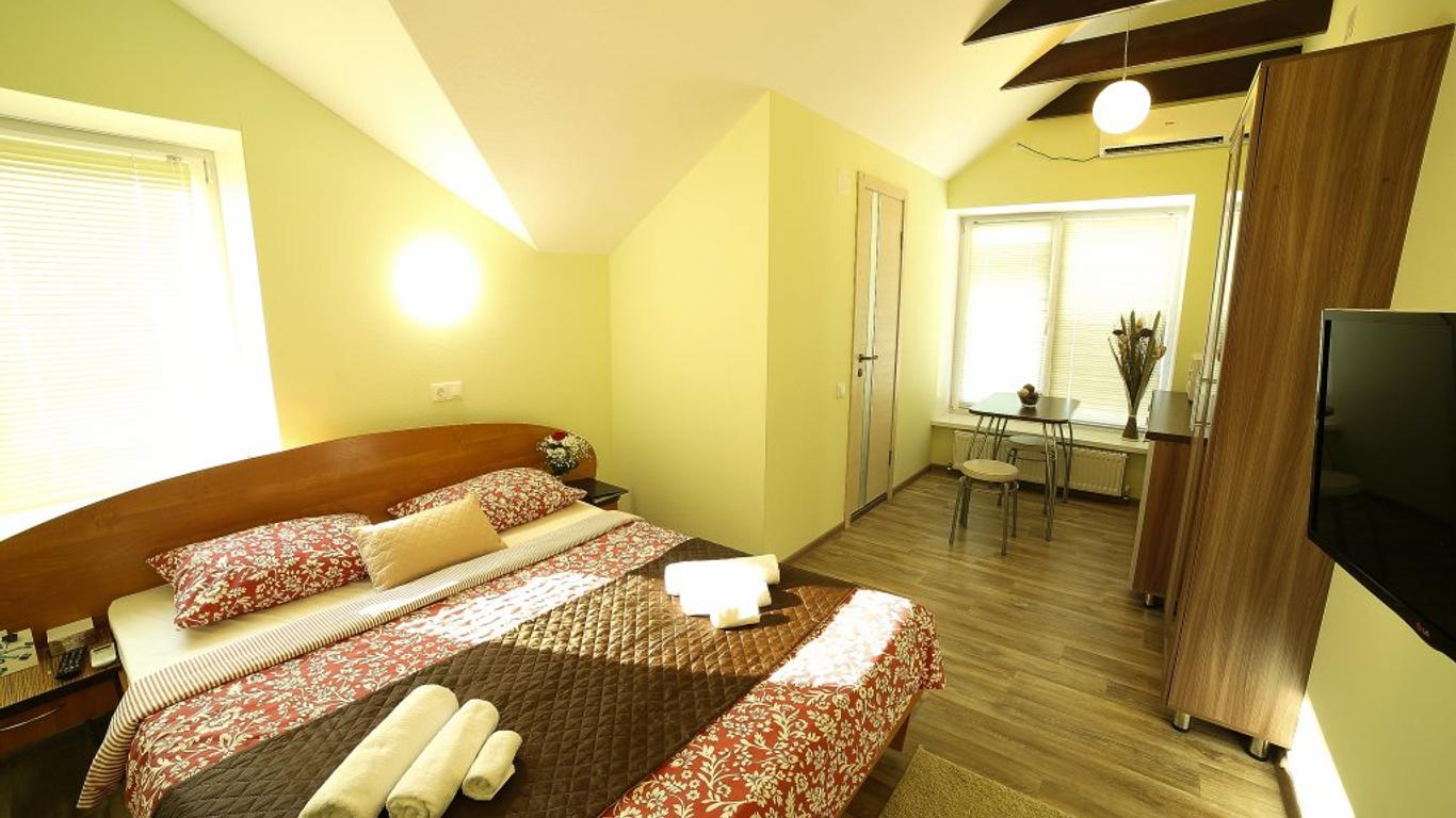 Na Leningradskoy Mini Hotel