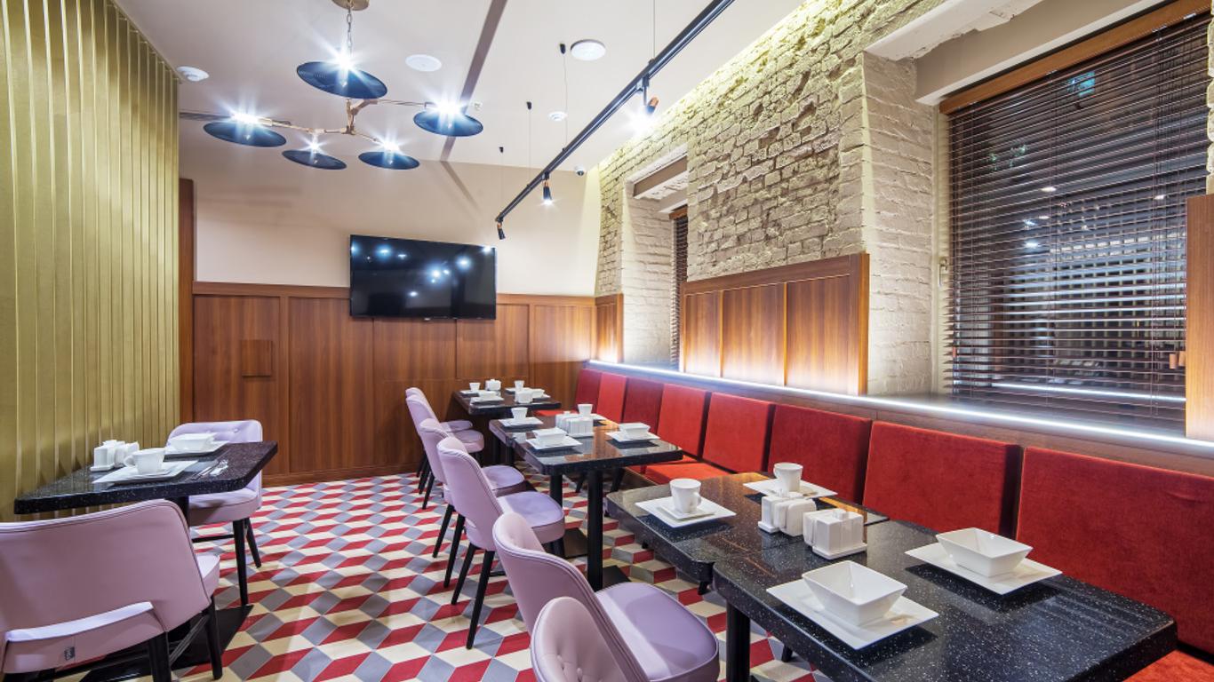 V Hotel Sadovaya