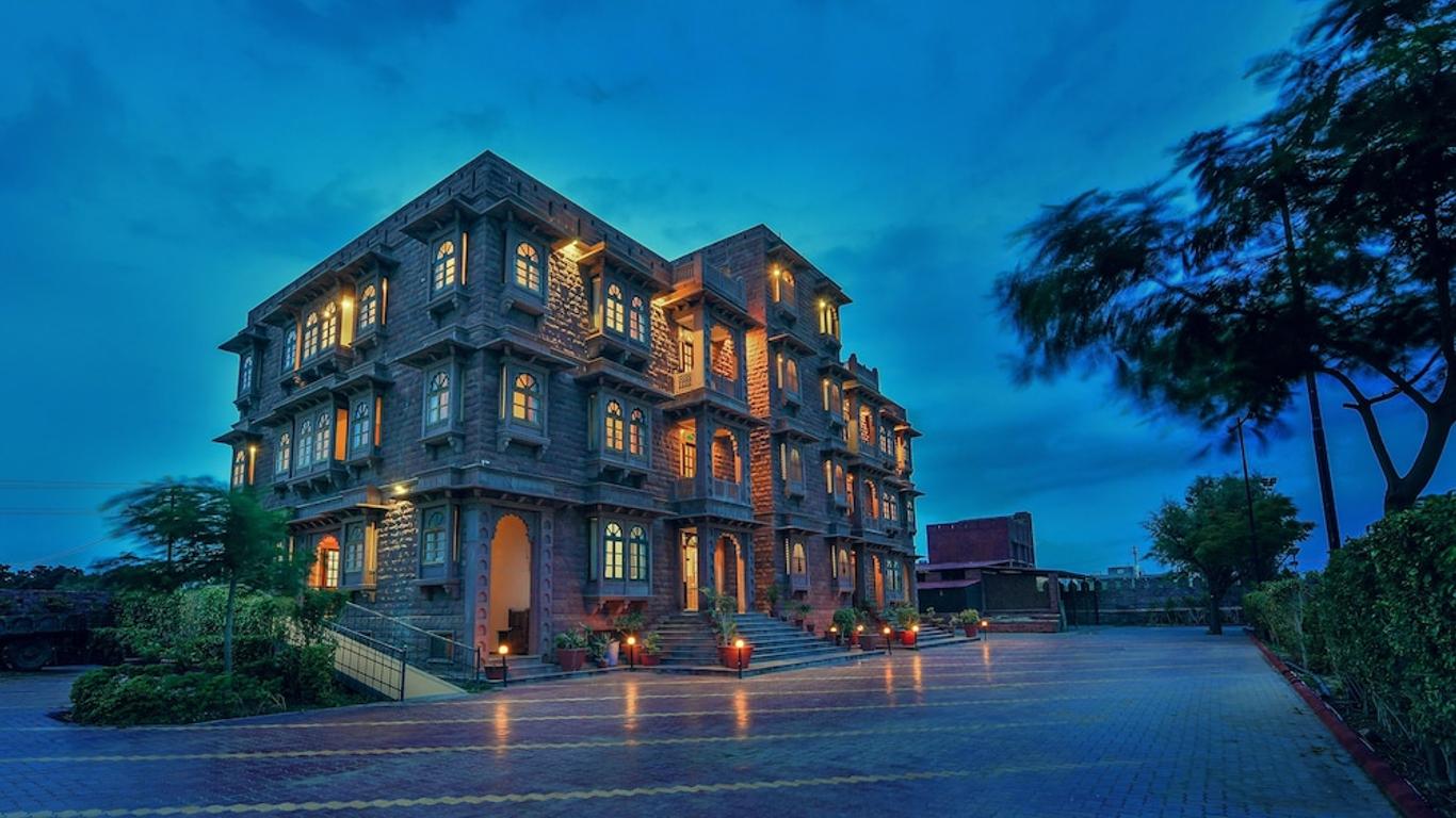 Garh Govind Hotel & Resort