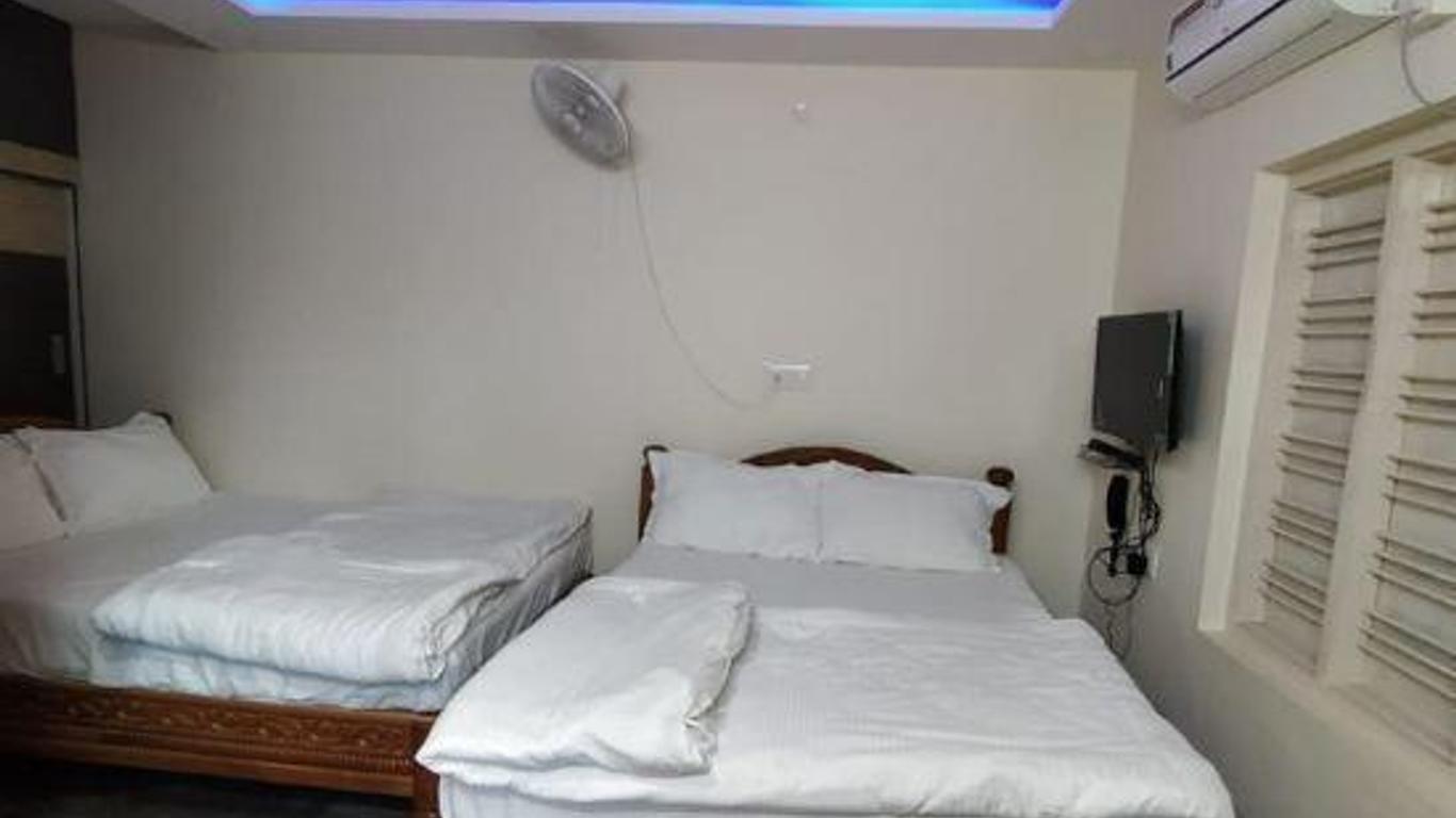 Hotel Gets Grand