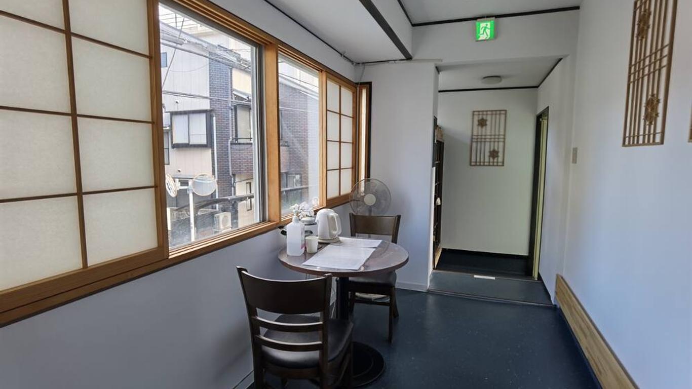 Belle Via Tokyo