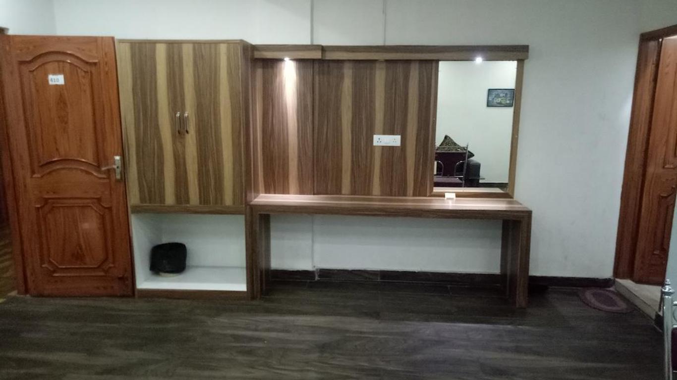 Hotel Aastha Palace