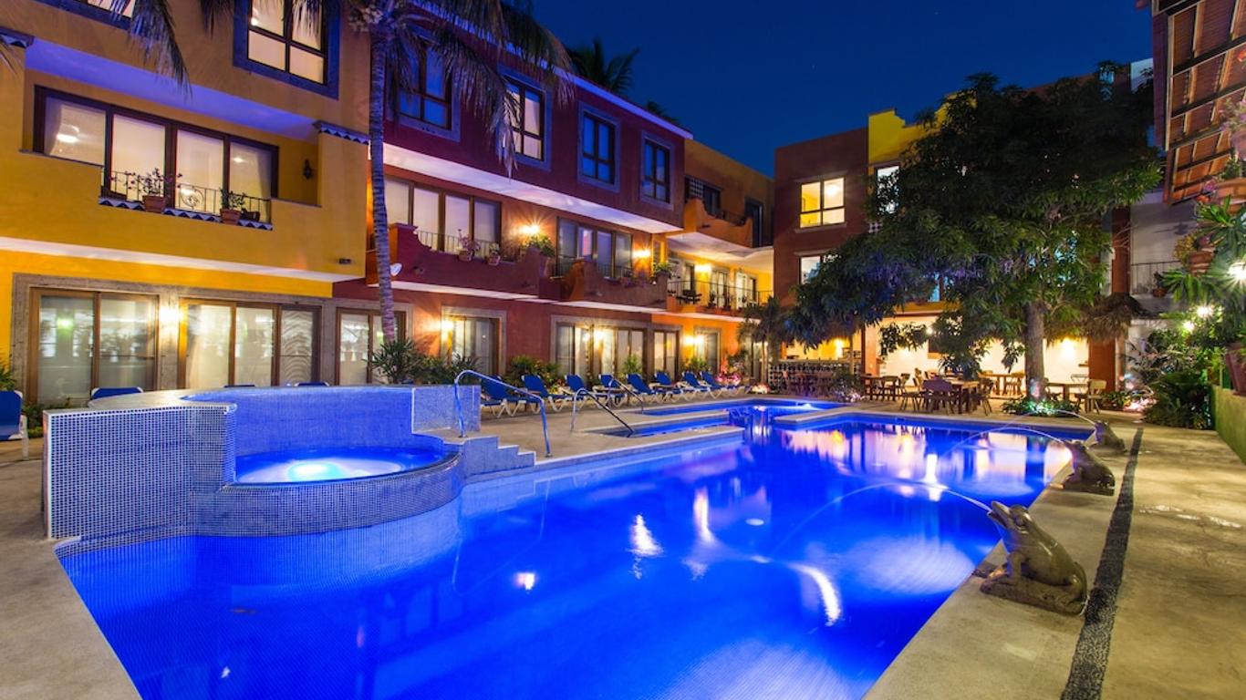 El Pueblito Sayulita - Colorful, Family and Relax Experience with Private Parking and Pool