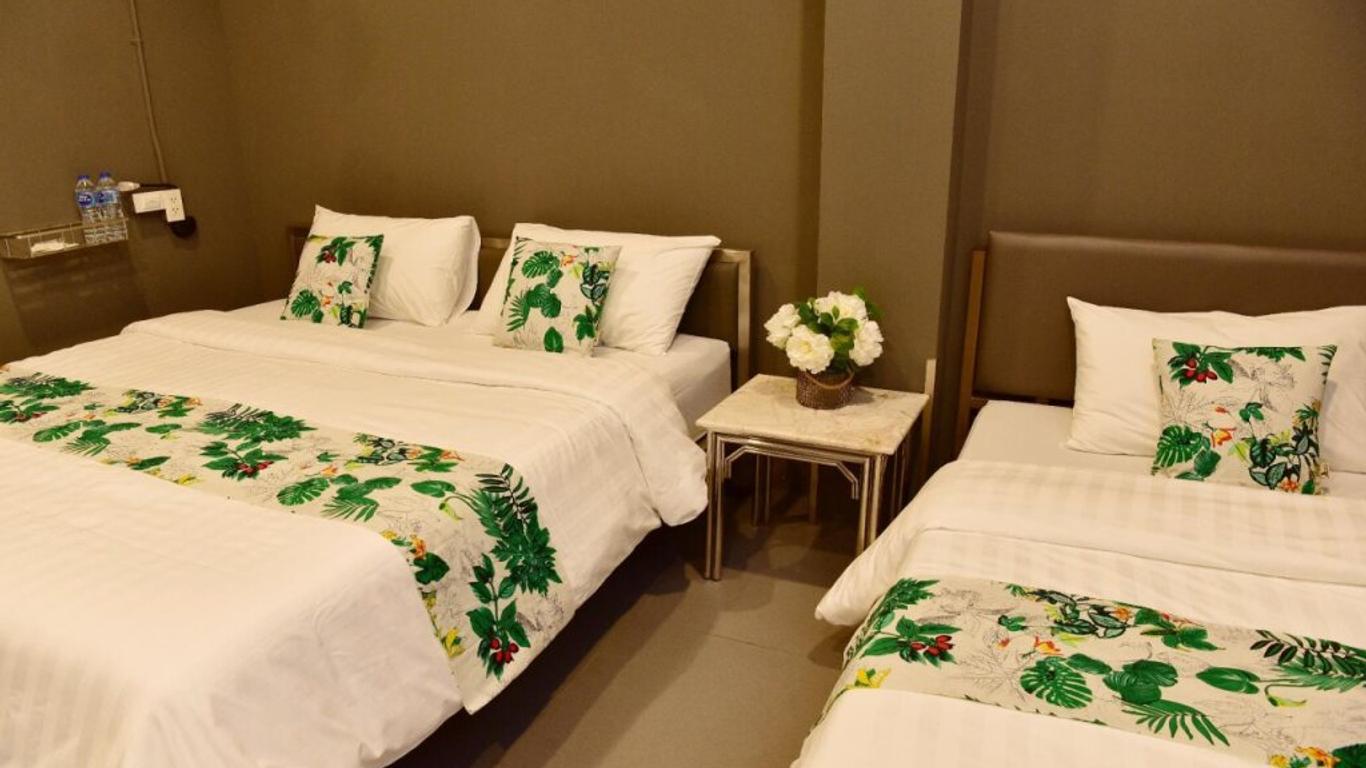 Forrest Bangkok Hotel - Hostel