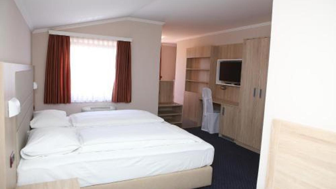 Hotel Ana