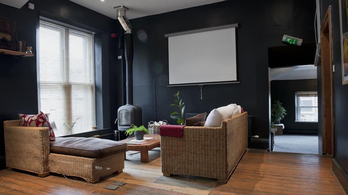 Cellb - Hostel