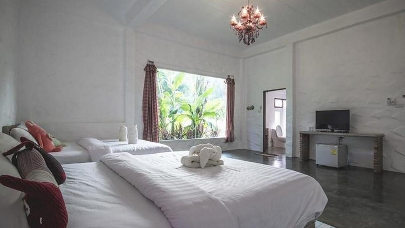 Monoko Porploen Resort Suanphung