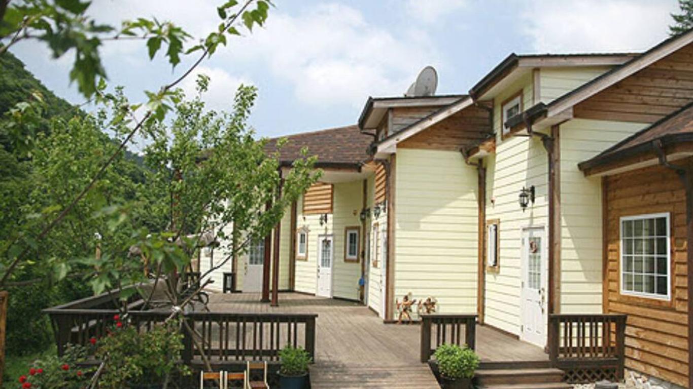 Gapyeong Namoonamoo Pension