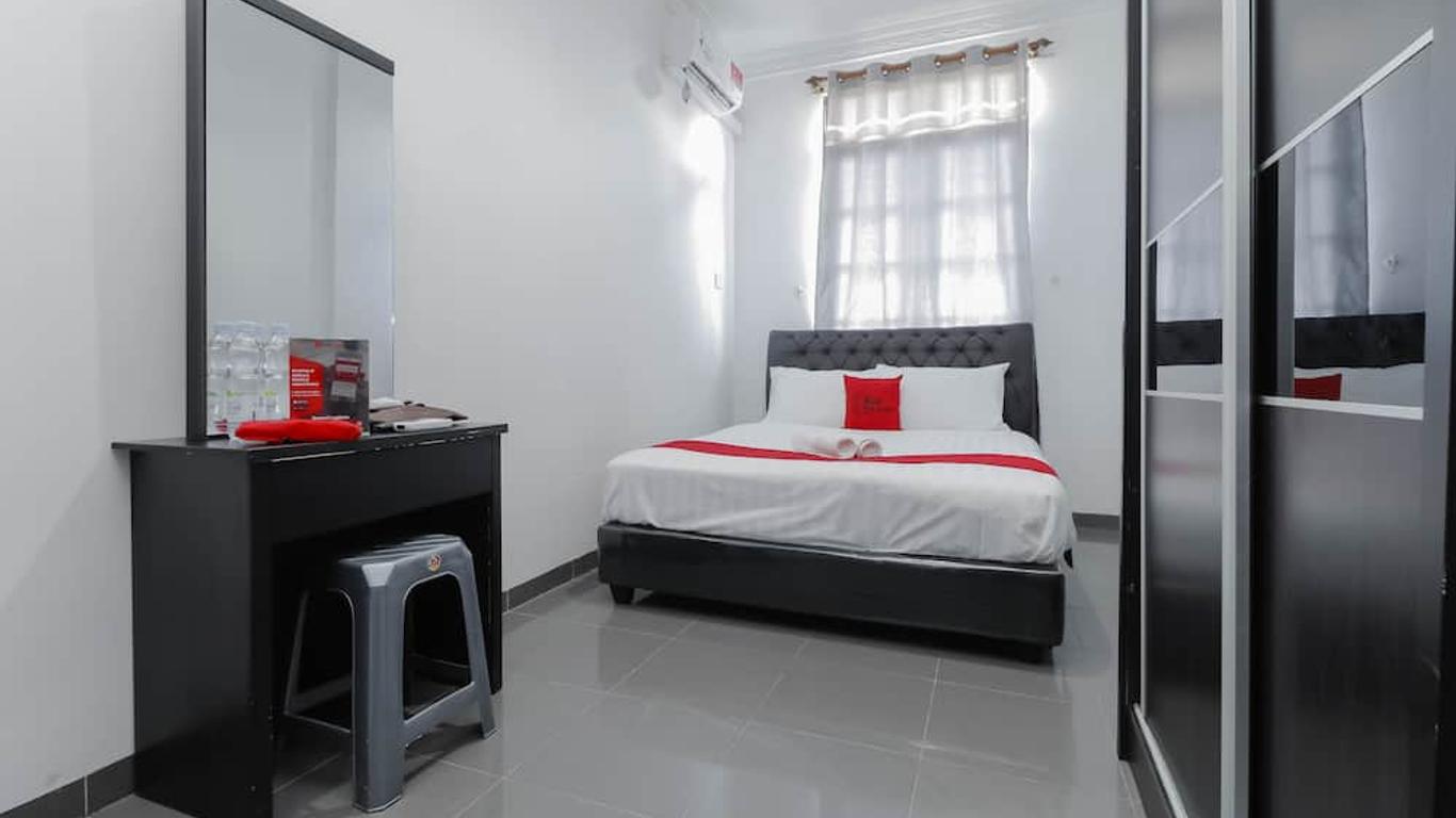 RedDoorz Plus near Batam City Square