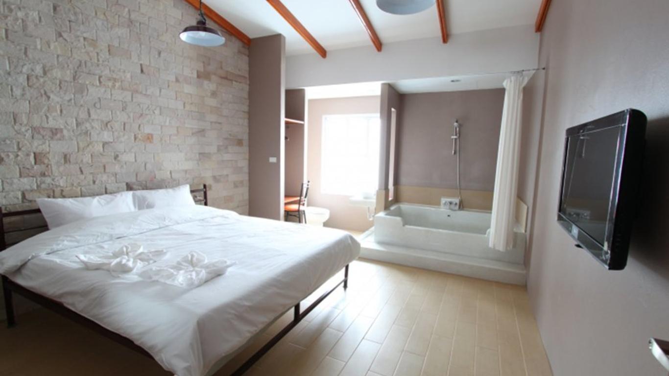 Z2 Boutique Hotel