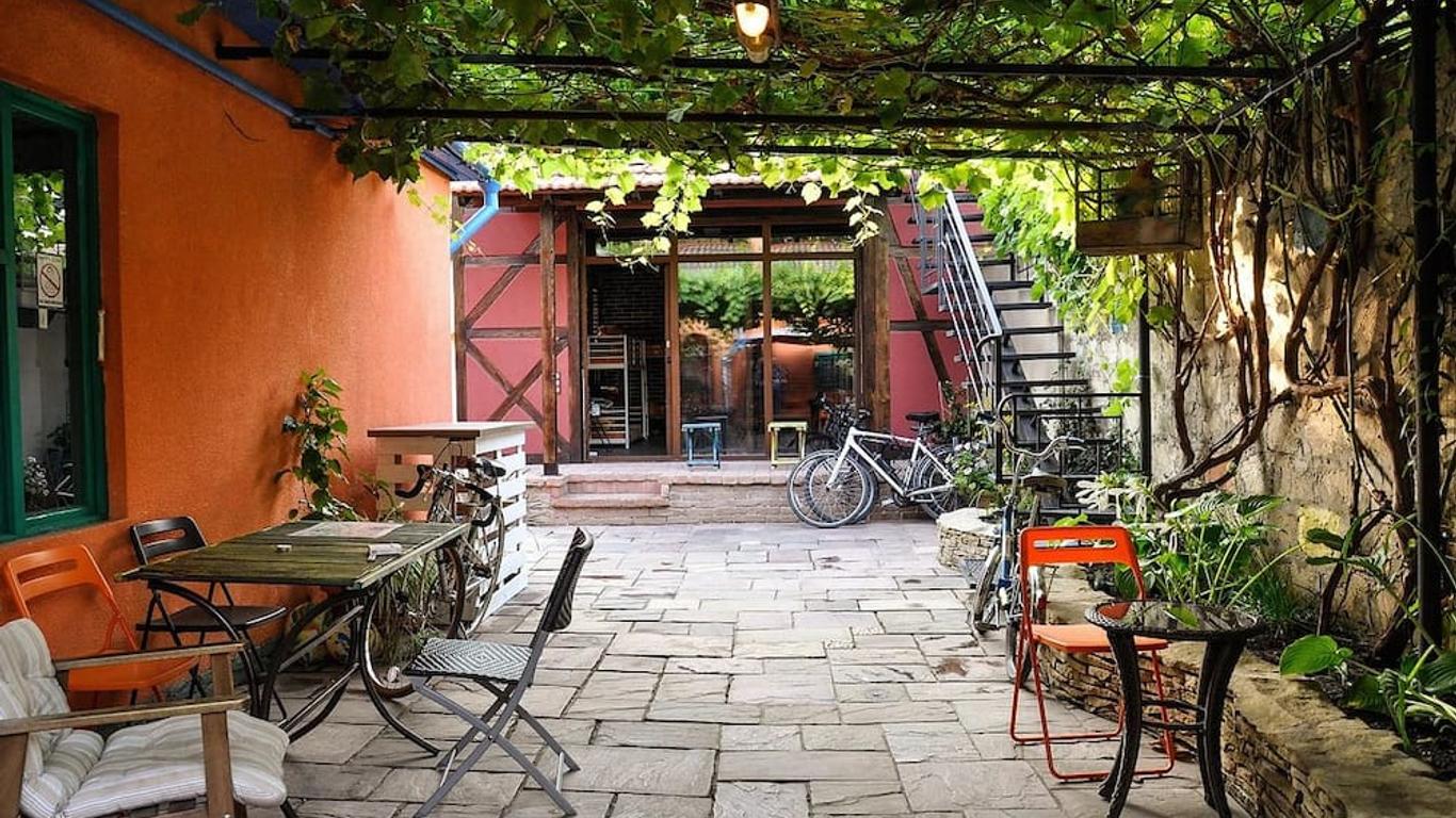 Funky Mamaliga Hostel