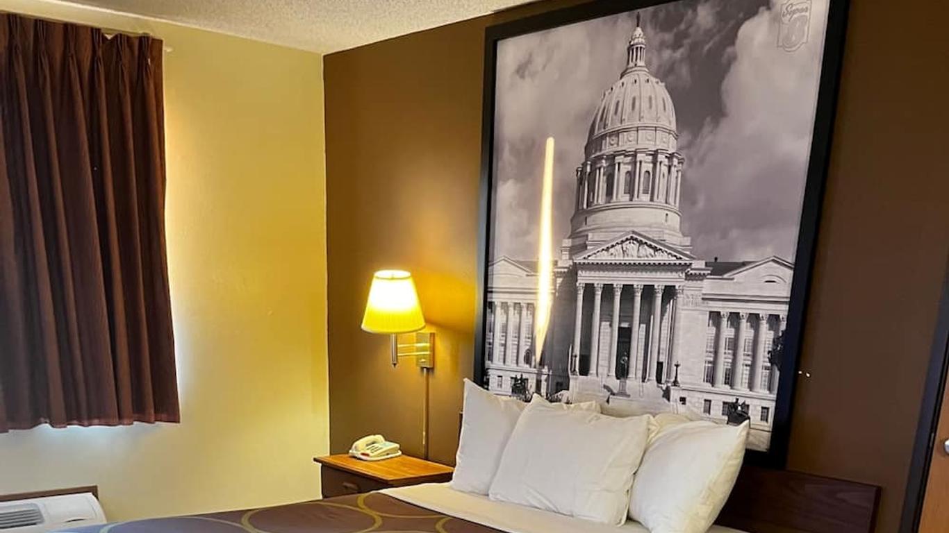 Super 8 by Wyndham Smithville/Kansas City