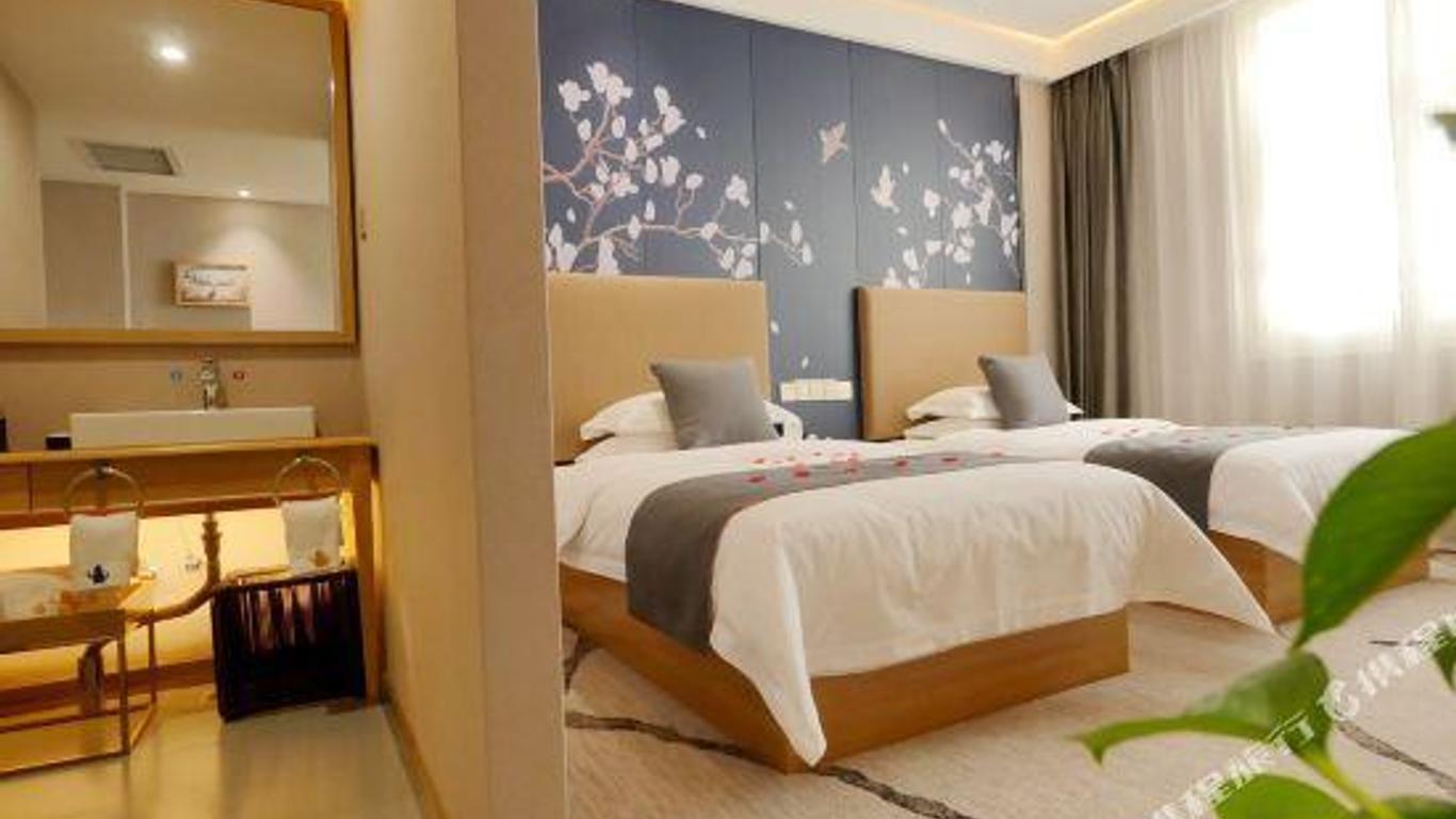 Fugang Hotel(Xuchang College High Speed Rail East Station Store)