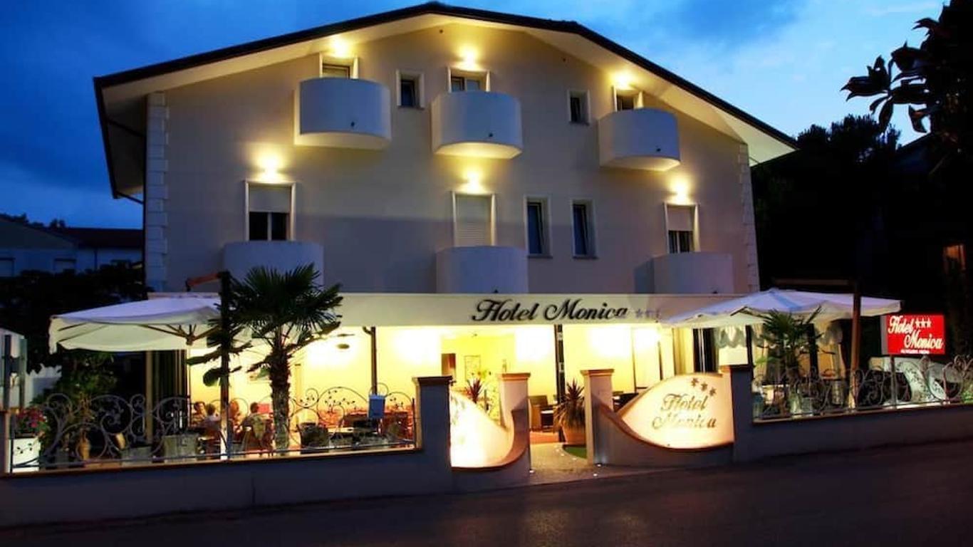 Hotel Monica