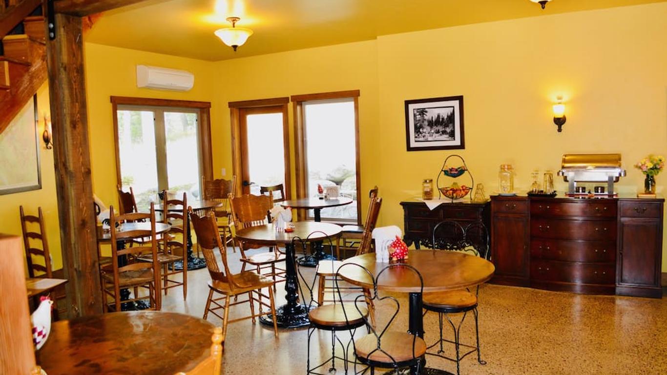 Glacier Guides Lodge