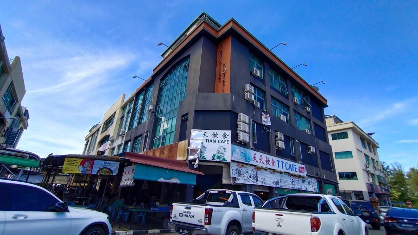 M Empire Motel