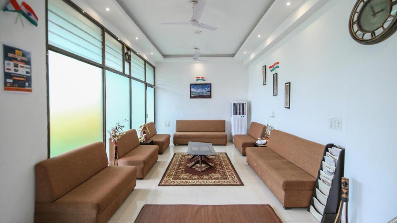 OYO 3603 White Pearl Hotel