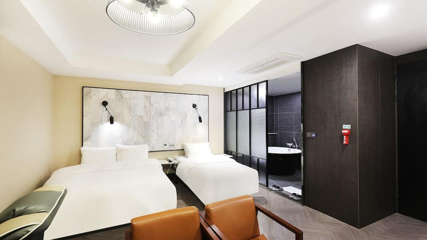 Mind Hotel
