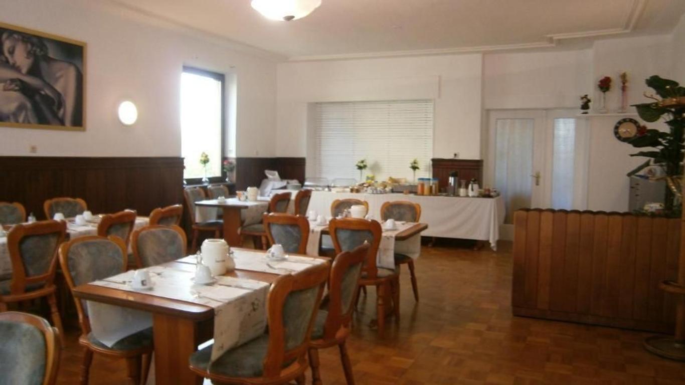 Hotel Strauss