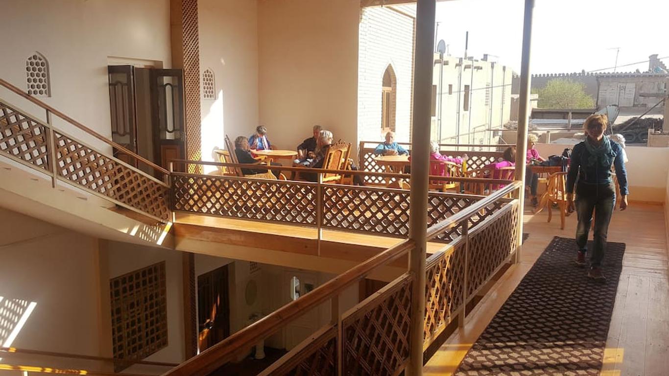 Islambek Hotel & Travel