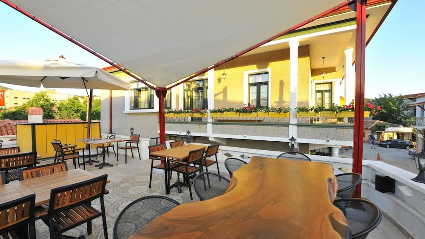 Petrino Gokceada Hotel Kitchen