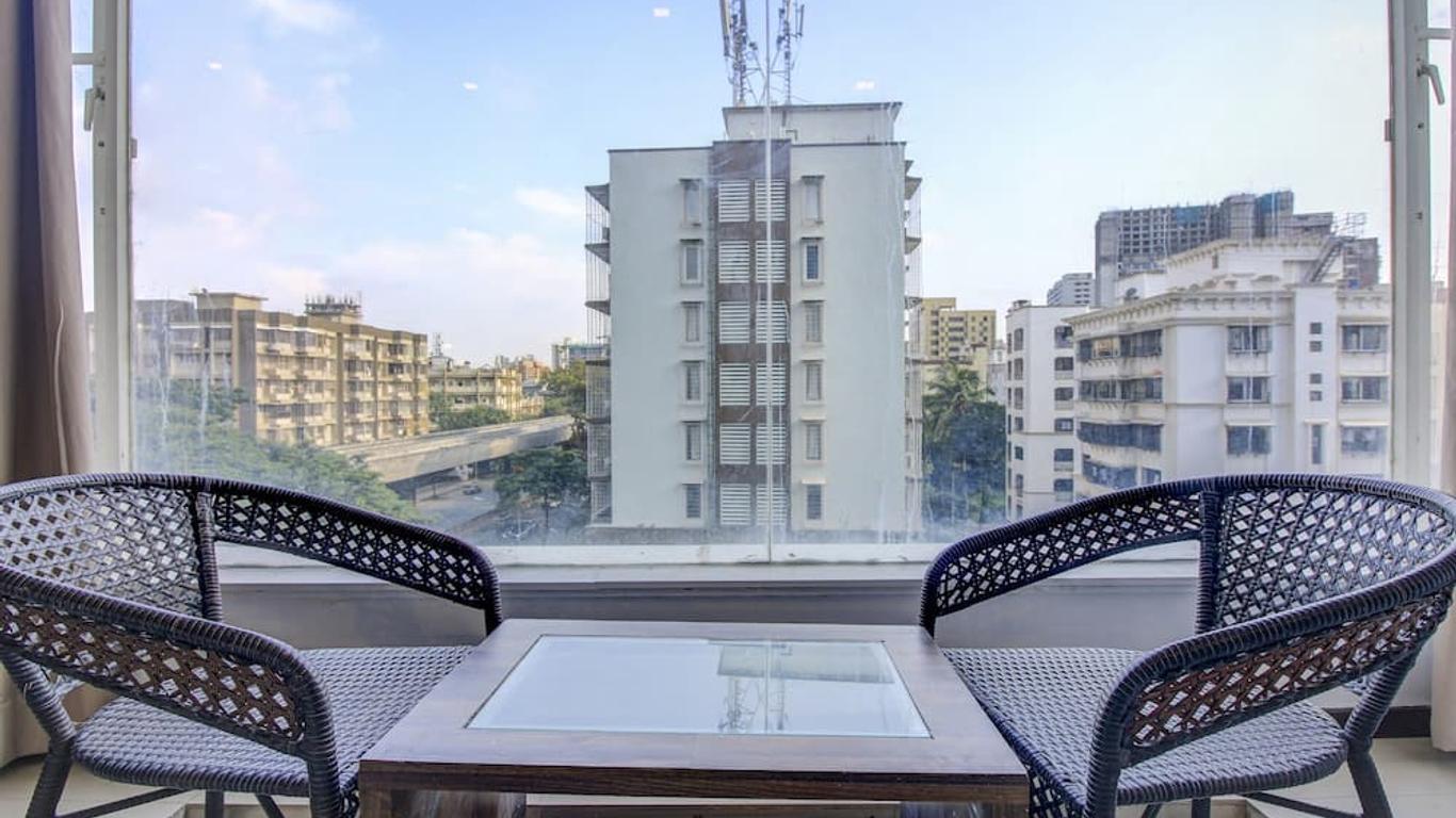 Oyo 6421 Hotel Aura