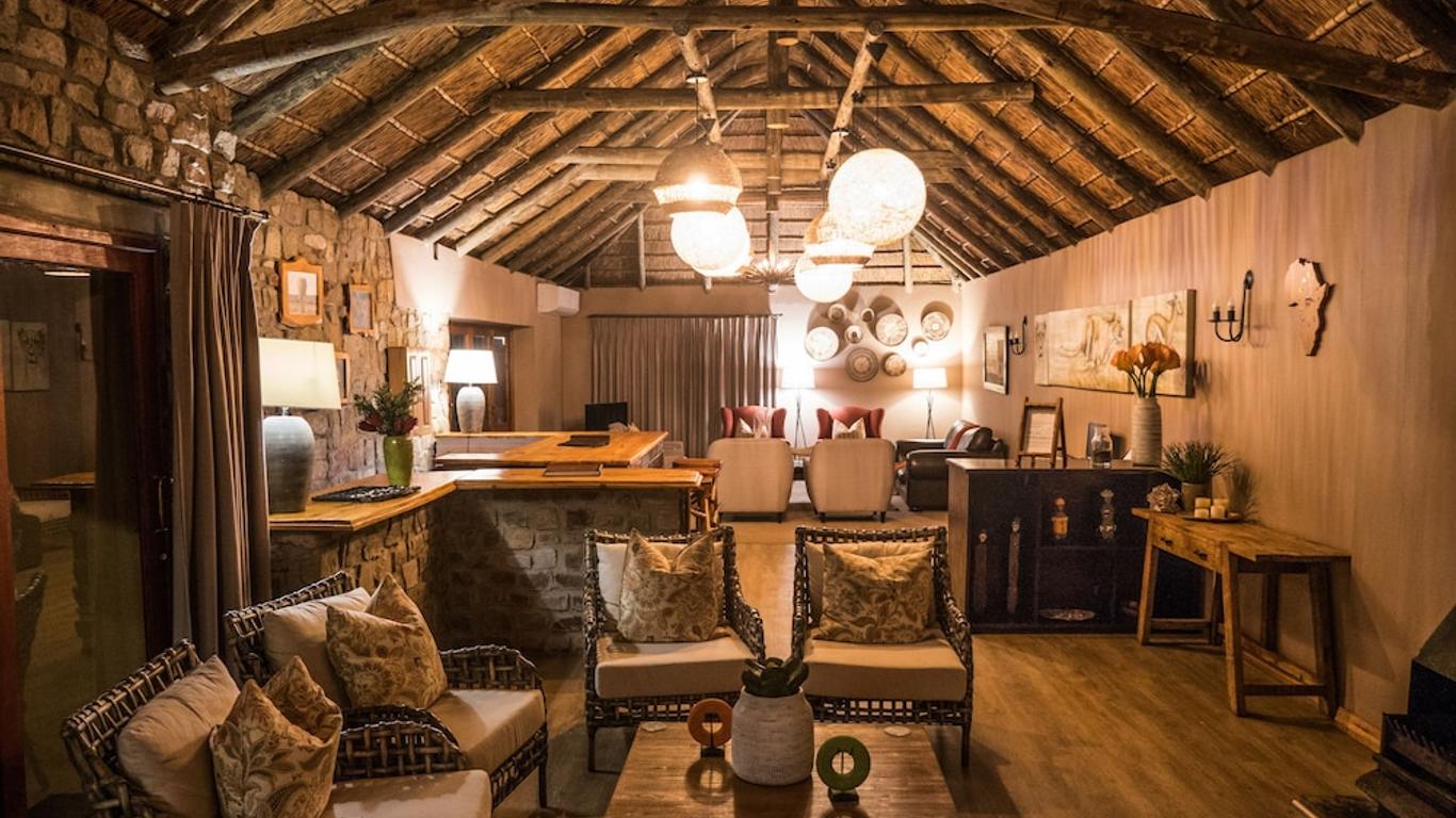 Woodbury Lodge-Amakhala Game Reserve