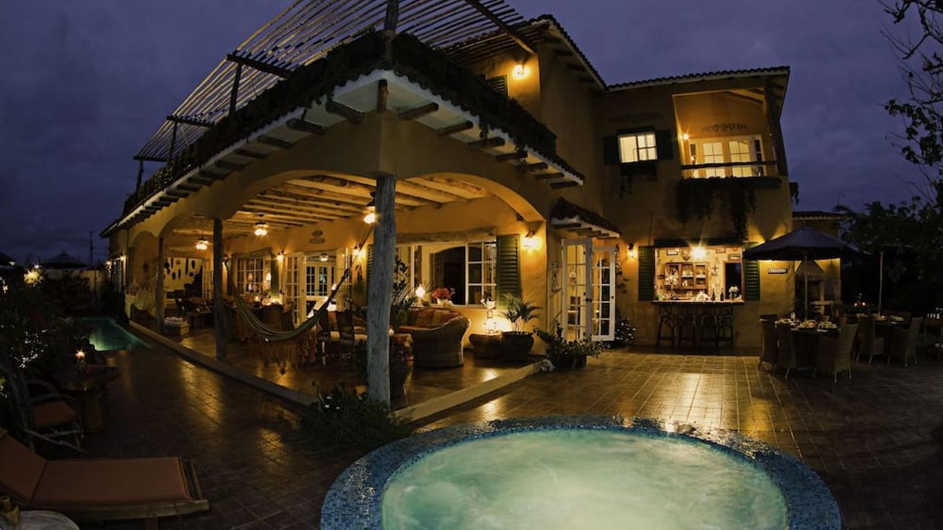 Casa La Iguana - Galapagos waterfront luxury villa